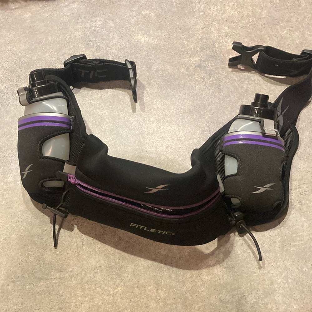 NWOT Fitletic Hydra 12 V2 Hydration Belt Purple & Black
